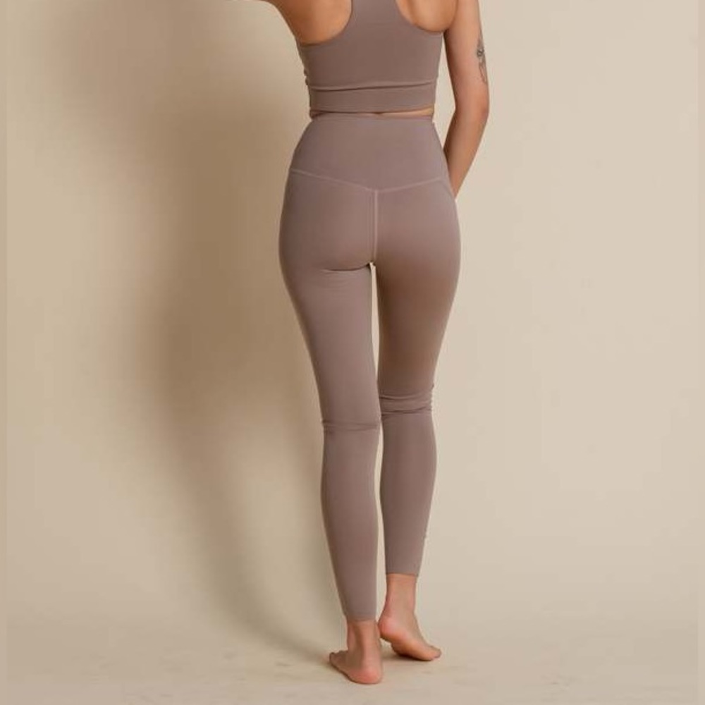 Girlfriend Collective Compressive High Rise Legging - Picture 2 of 12